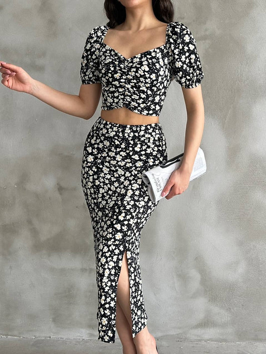 Kadın Siyah Çiçek Desenli Yırtmaçlı Etekli Crop Bluz İkili Takım