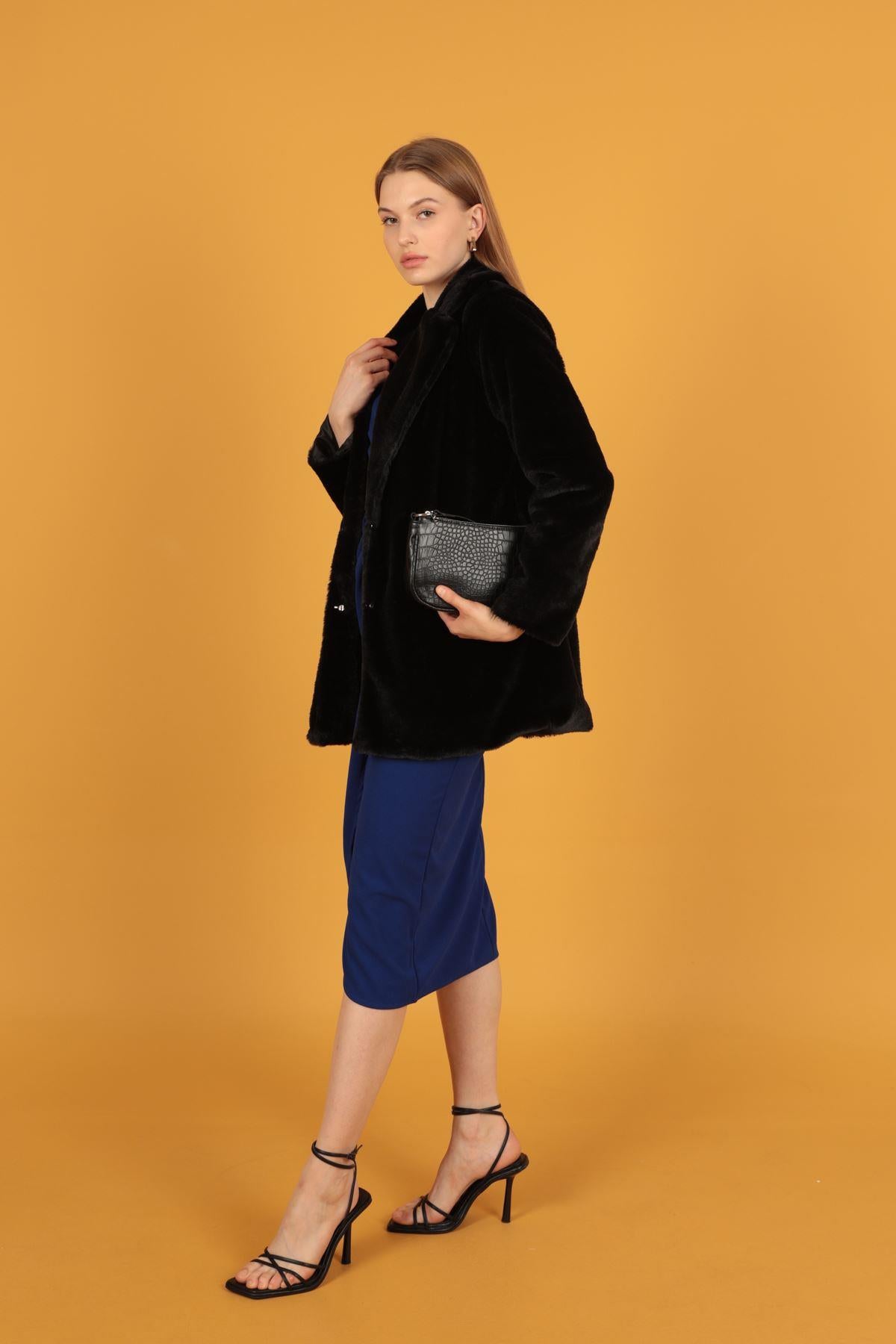 Peluş Kumaş Kadın Siyah Kaban