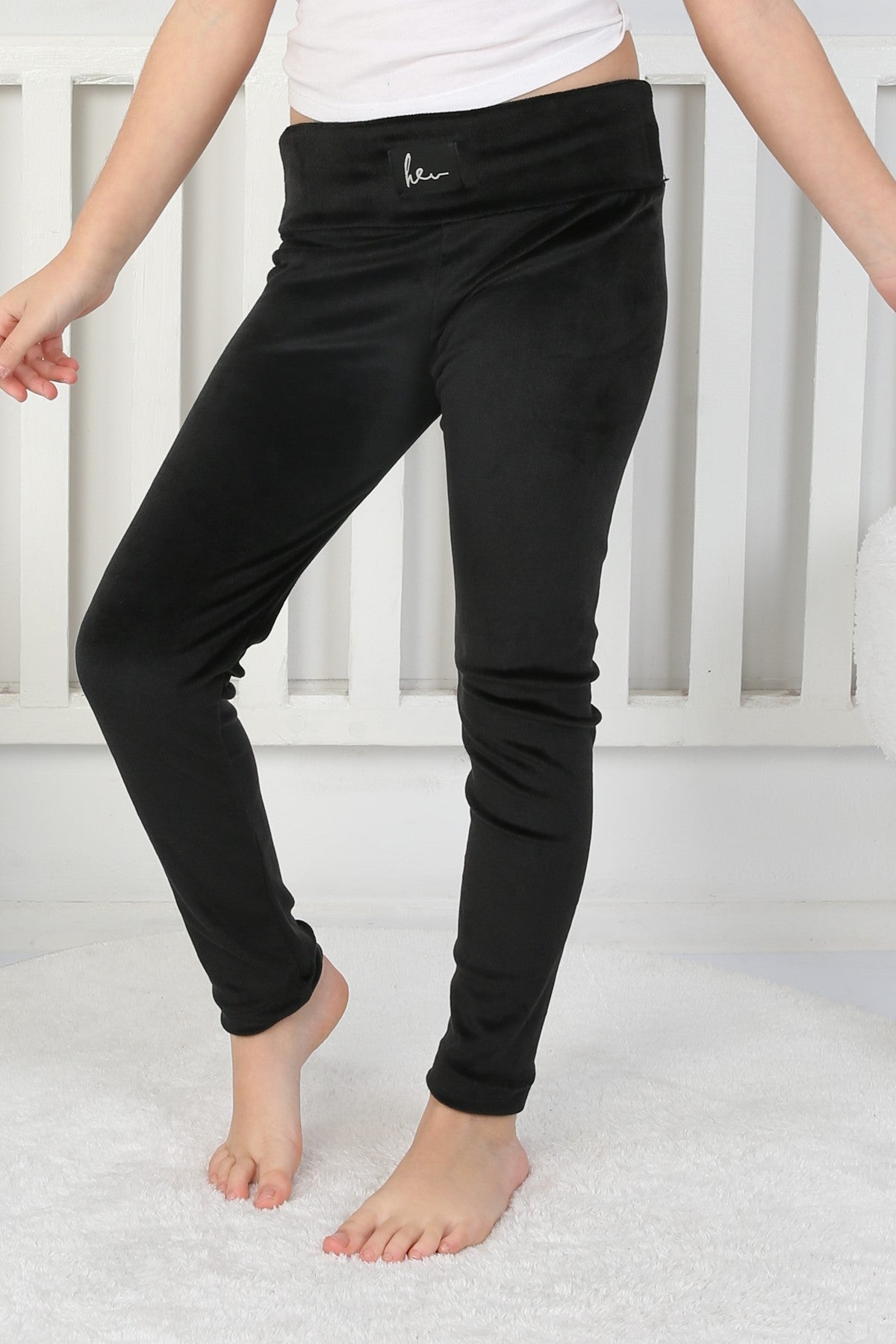 Likralı Kadife Kumaş Arma Detaylı Kız Çocuk Günlük Tayt