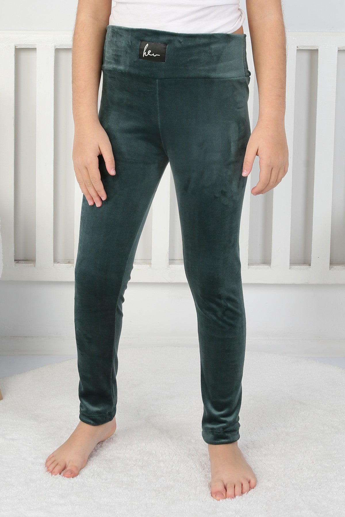 Likralı Kadife Kumaş Arma Detaylı Kız Çocuk Günlük Tayt