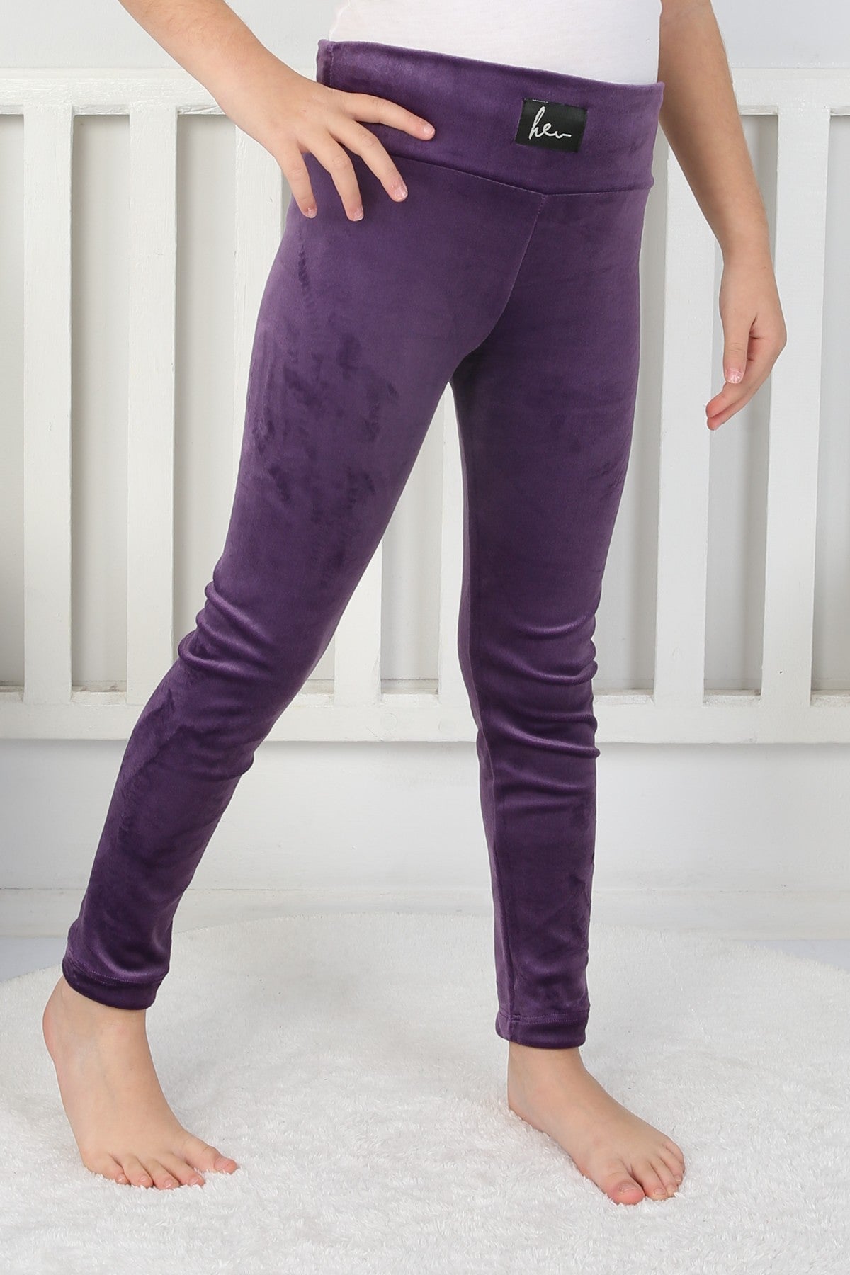 Likralı Kadife Kumaş Arma Detaylı Kız Çocuk Günlük Tayt