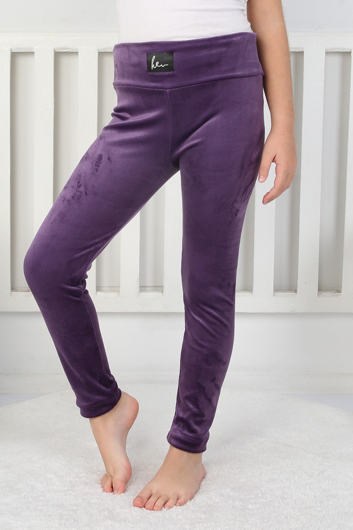 Likralı Kadife Kumaş Arma Detaylı Kız Çocuk Günlük Tayt