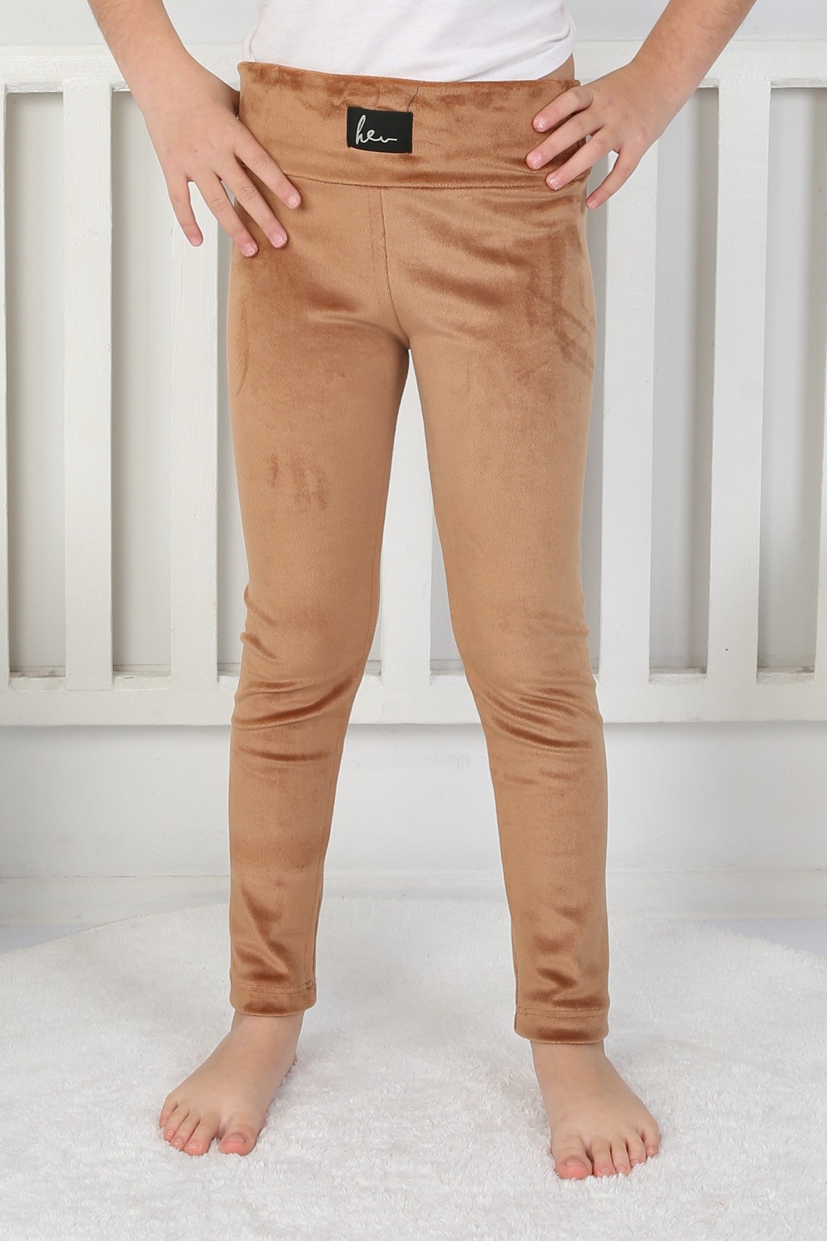 Likralı Kadife Kumaş Arma Detaylı Kız Çocuk Günlük Tayt