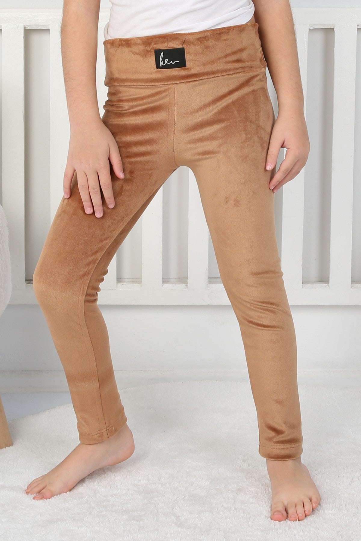 Likralı Kadife Kumaş Arma Detaylı Kız Çocuk Günlük Tayt