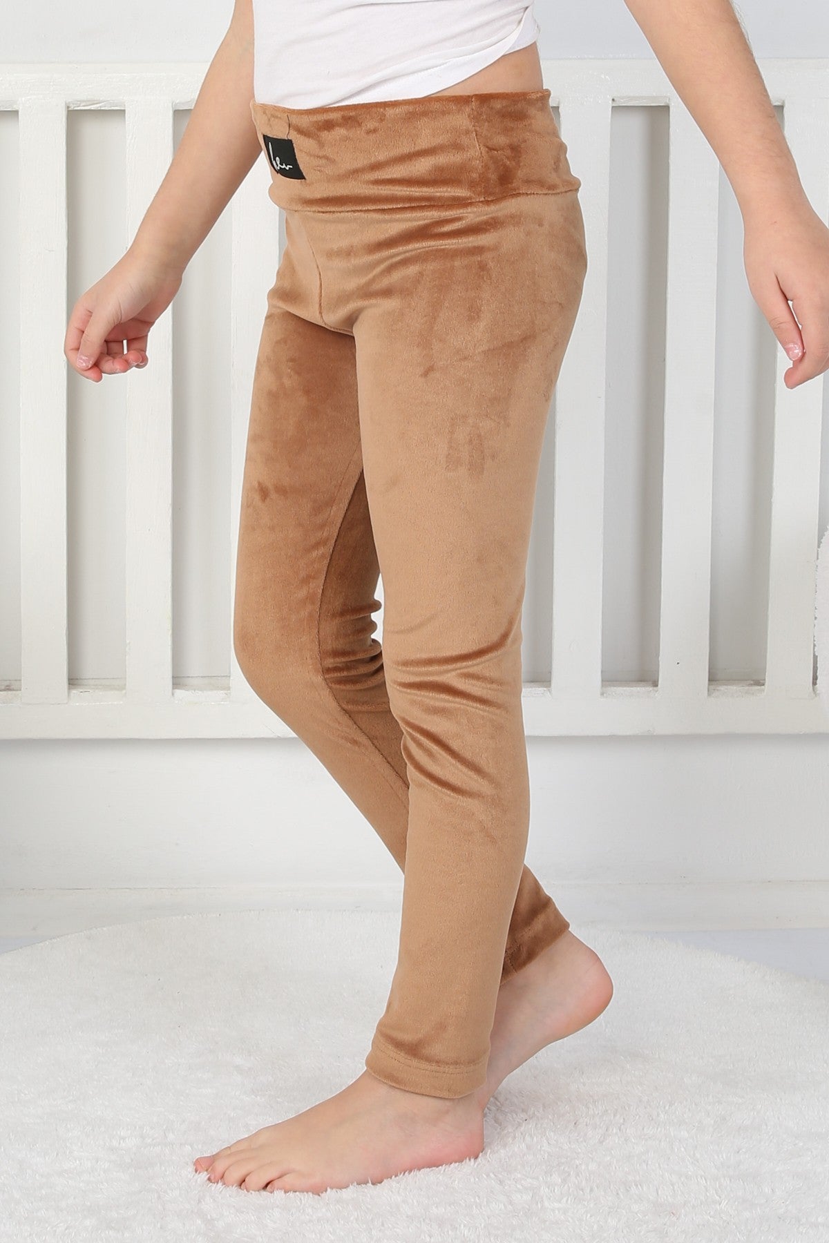 Likralı Kadife Kumaş Arma Detaylı Kız Çocuk Günlük Tayt