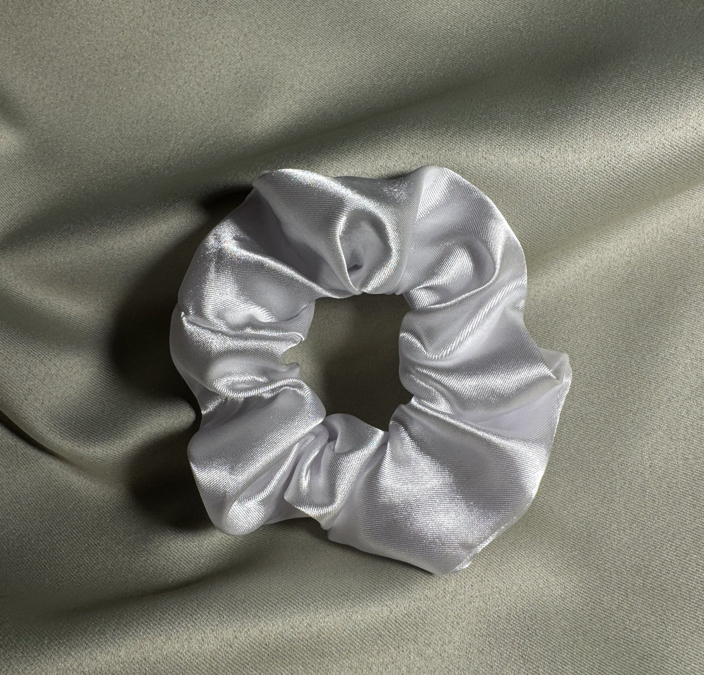 6’lı Saten Saç Tokası Seti – Saçı Kırmaz, İz Yapmaz – Beyaz