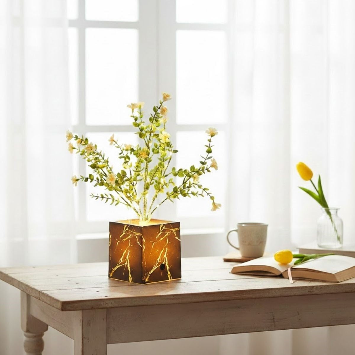 Işıklı Yapay Çiçek – Siyah Saksılı LED Dekoratif Bitki, Masaüstü ve Ev Ofis Aydınlatmalı Süs Bitkisi