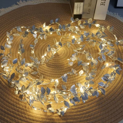 3 Metre Yaldızlı Gümüş LED Işık – Dekoratif Ortam ve Yılbaşı Aydınlatması