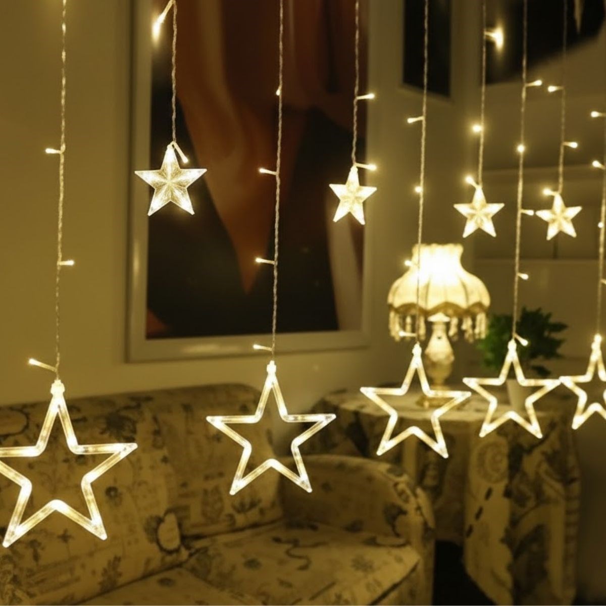 Kumandalı Yıldız Figürlü 12 Sarkıtlı 120 LED Uzaktan Kumandalı Dekor Işık – Masaüstü ve Ortam Aydınlatması